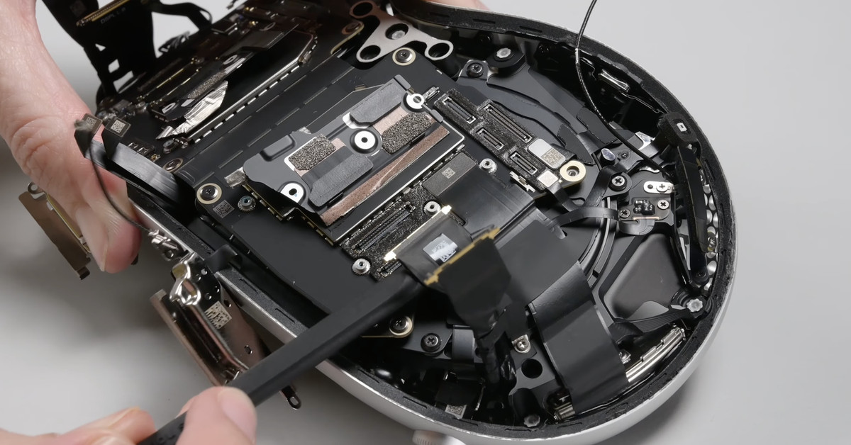 Le premier démontage de Vision Pro d'iFixit examine l'intérieur du nouveau casque d'Apple